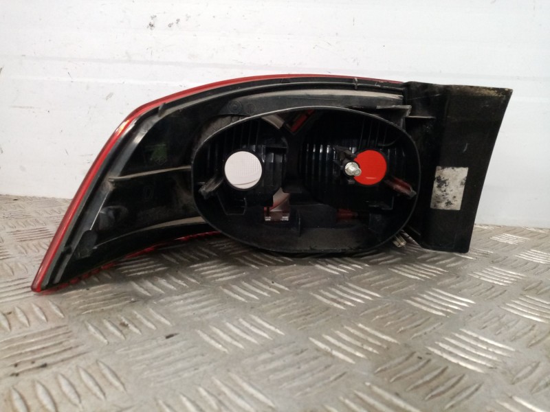 Recambio de piloto trasero derecho para renault laguna ii (bg4w) laguna ii referencia OEM IAM 8200262110  