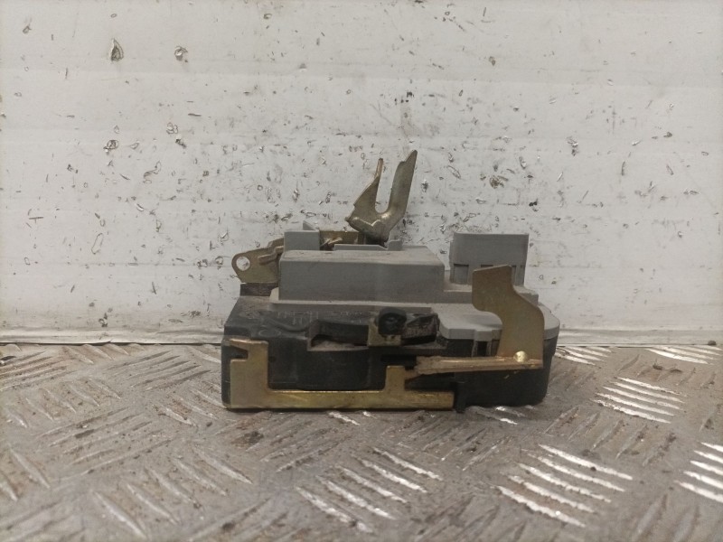 Recambio de cerradura puerta delantera izquierda para citroen xsara berlina 1.9 diesel referencia OEM IAM   