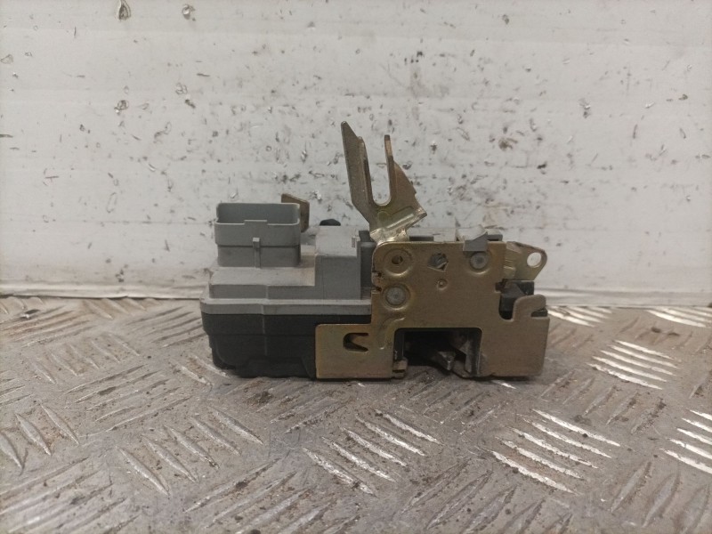 Recambio de cerradura puerta delantera izquierda para citroen xsara berlina 1.9 diesel referencia OEM IAM   