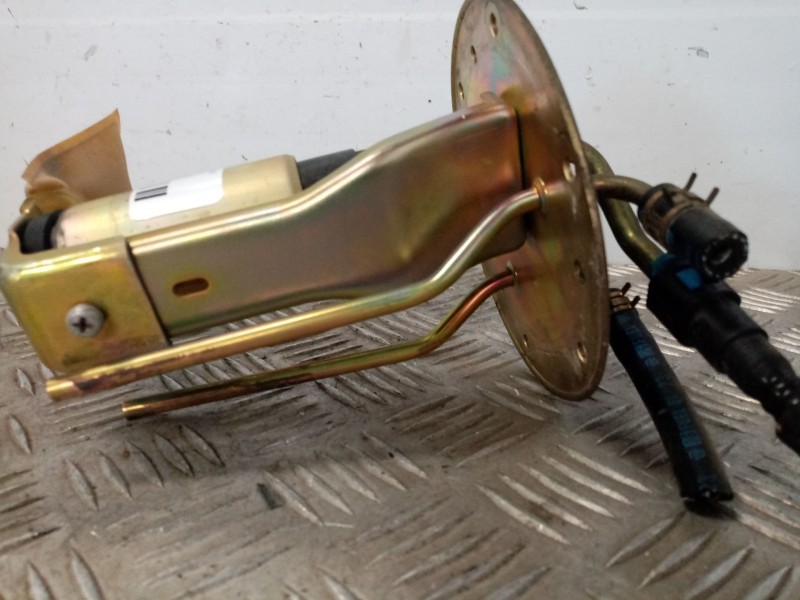 Recambio de bomba combustible para mitsubishi galant familiar (ea0) referencia OEM IAM 425390  