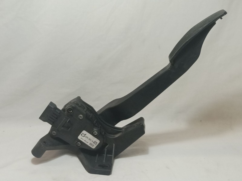 Recambio de potenciometro pedal para opel combo (corsa c) familiar referencia OEM IAM 9129423  