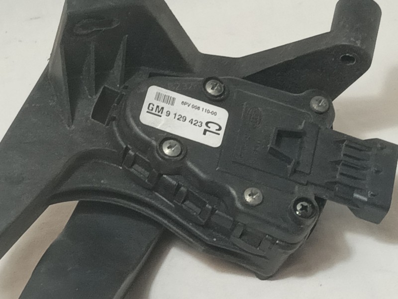 Recambio de potenciometro pedal para opel combo (corsa c) familiar referencia OEM IAM 9129423  