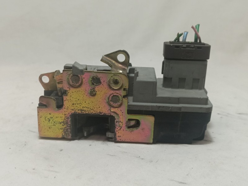 Recambio de cerradura puerta delantera derecha para peugeot partner (s1) 1.9 diesel referencia OEM IAM 0901  