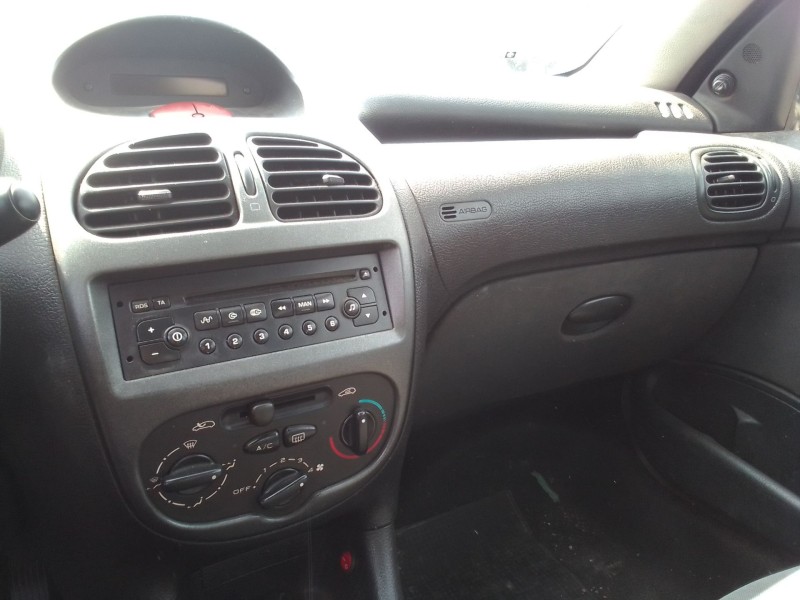 peugeot 206 berlina del año 1998