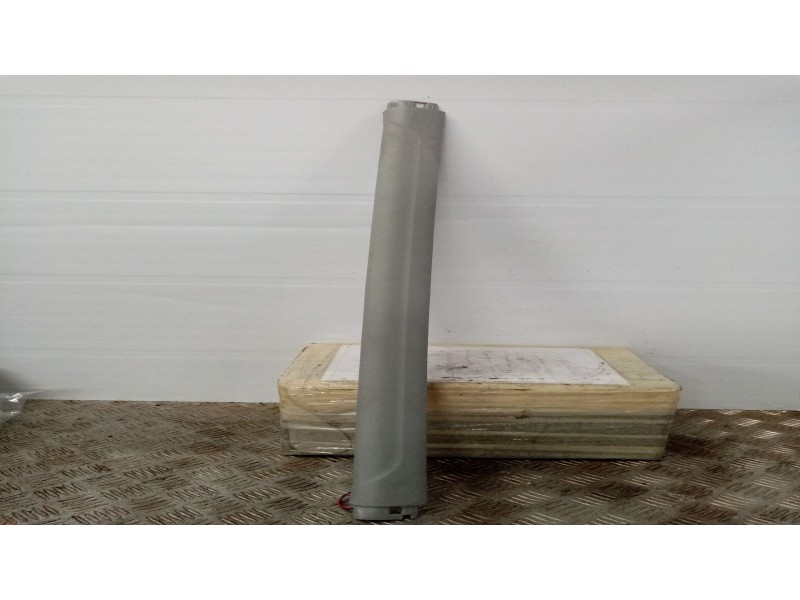 Recambio de moldura pilar delantero derecho para  referencia OEM IAM 1608380980 7200B274ZZ  Recambio de moldura pilar delantero derecho para  referencia OEM IAM 1608380980 7200B274ZZ