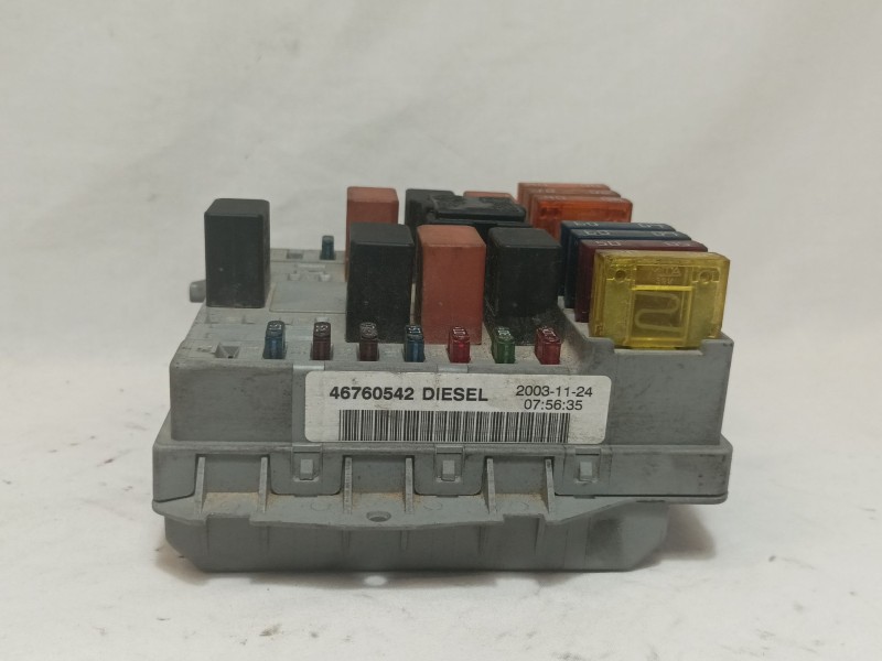 Recambio de caja reles / fusibles para fiat doblo (119) 1.9 diesel cat referencia OEM IAM 46760542  