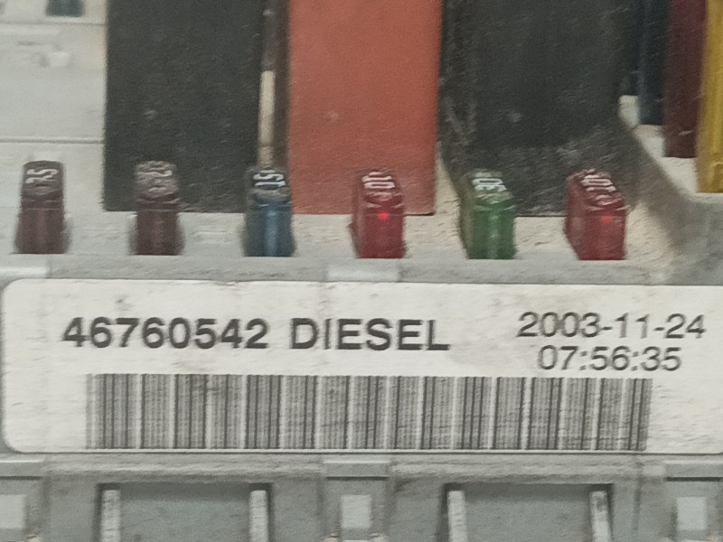 Recambio de caja reles / fusibles para fiat doblo (119) 1.9 diesel cat referencia OEM IAM 46760542  
