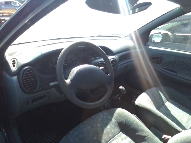renault megane i fase 2 berlina (ba0) del año 1999