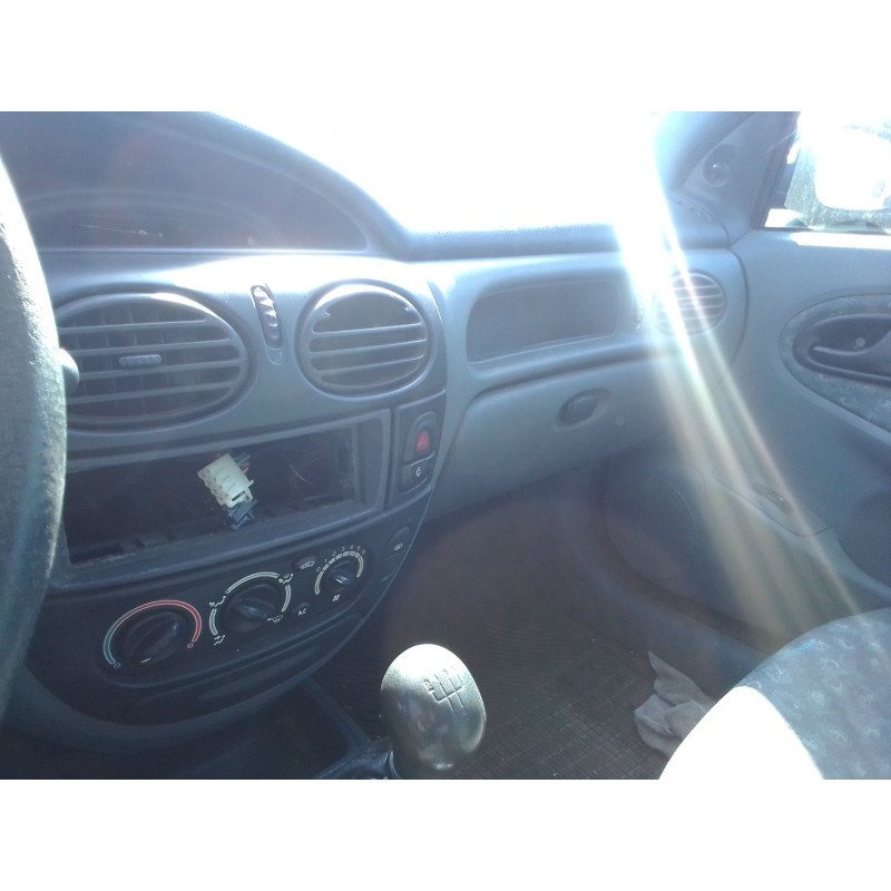 renault megane i fase 2 berlina (ba0) del año 1999