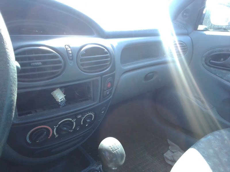 renault megane i fase 2 berlina (ba0) del año 1999