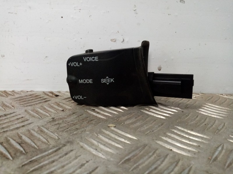 Recambio de mando control radio para ford focus ii referencia OEM IAM 758709  