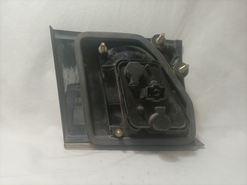 Recambio de piloto trasero derecho para saab 900 berlina referencia OEM IAM   