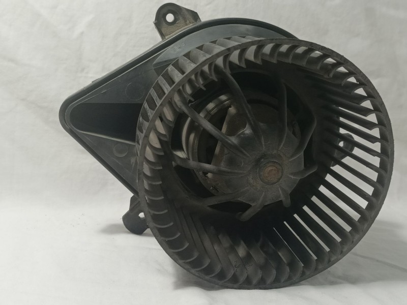 Recambio de ventilador calefaccion para citroen berlingo 1.9 diesel referencia OEM IAM 030840S  