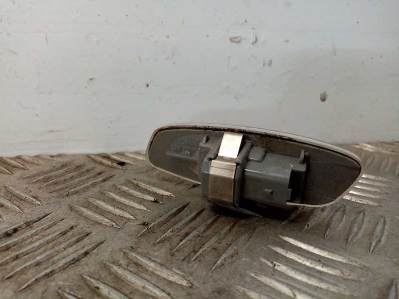 Recambio de piloto lateral derecho para citroen c4 picasso referencia OEM IAM   