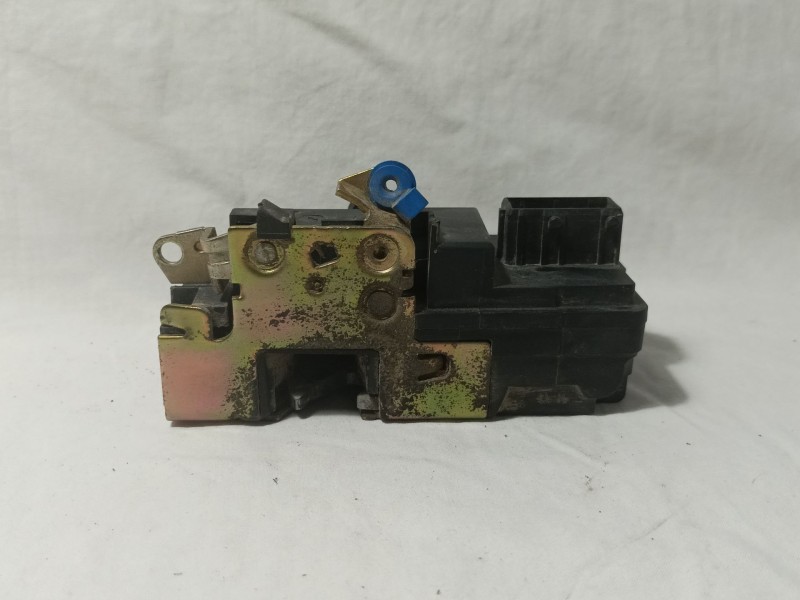 Recambio de cerradura puerta delantera derecha para peugeot partner (s1) 1.9 diesel referencia OEM IAM 1300  