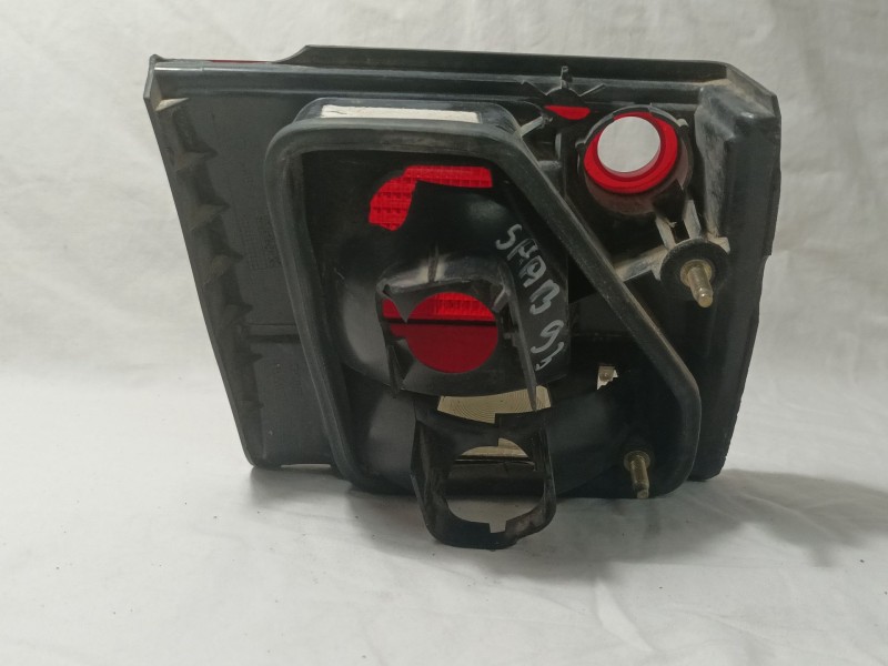 Recambio de piloto trasero derecho para saab 9-3 berlina referencia OEM IAM 4831178  