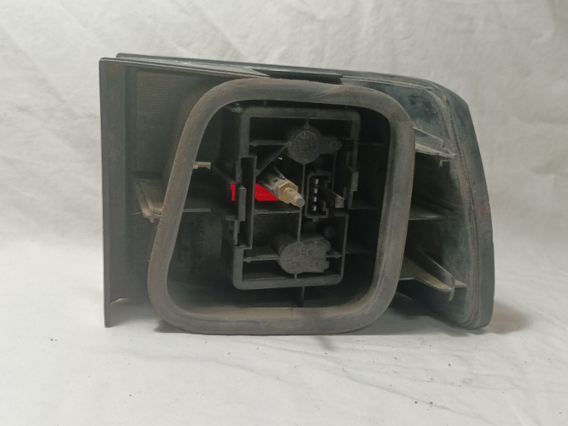 Recambio de piloto trasero izquierdo para citroen xantia berlina referencia OEM IAM 91029   Recambio de piloto trasero izquierdo para citroen xantia berlina referencia OEM IAM 91029