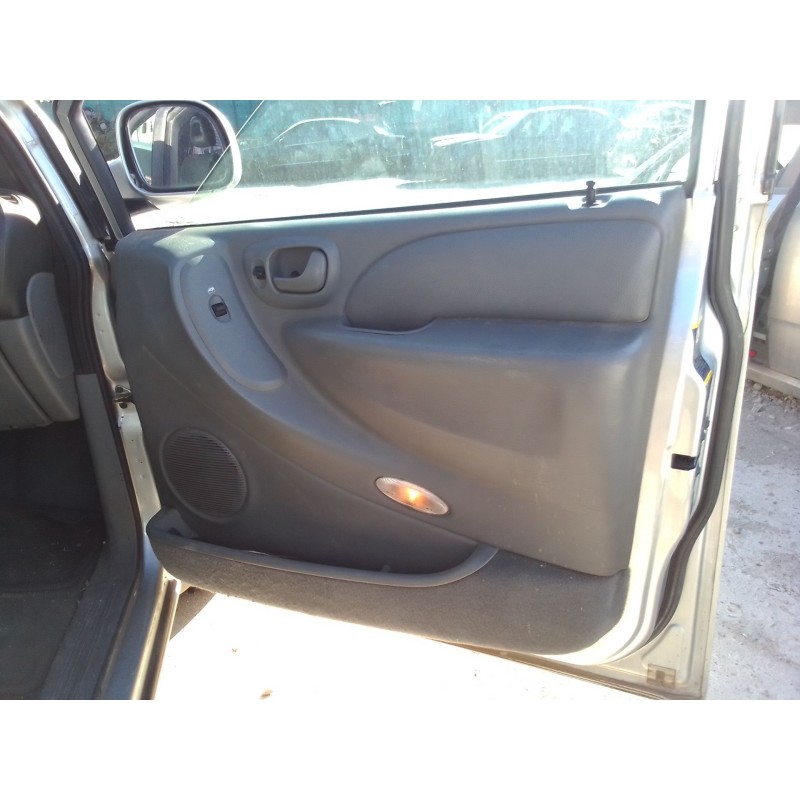 chrysler voyager (rg) del año 2001