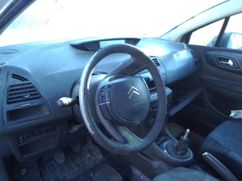 citroen c4 berlina del año 2004