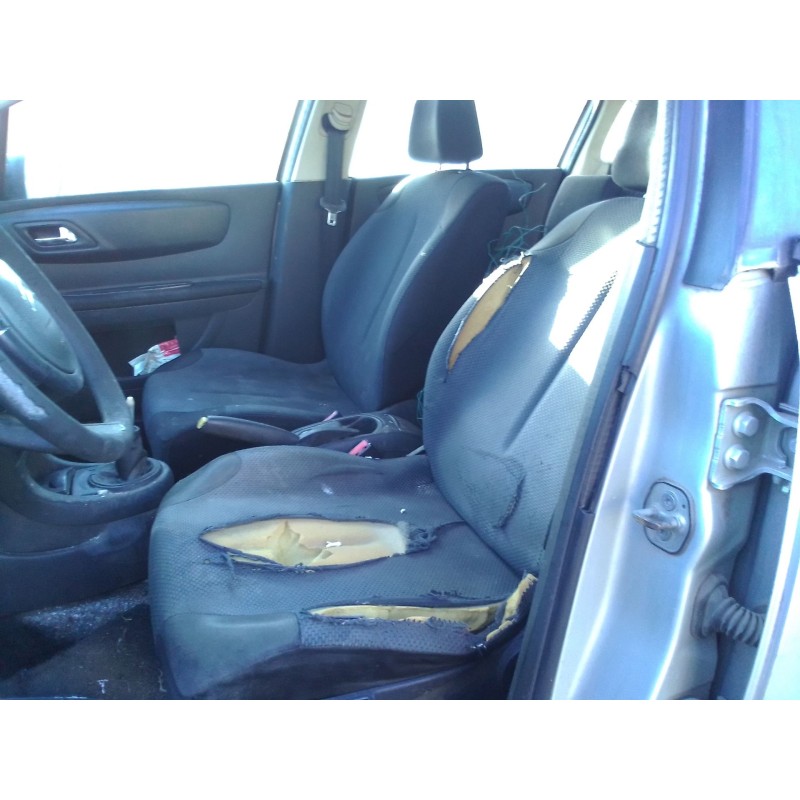 citroen c4 berlina del año 2004