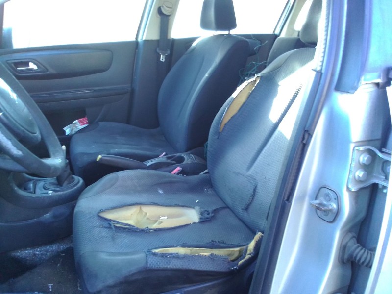 citroen c4 berlina del año 2004