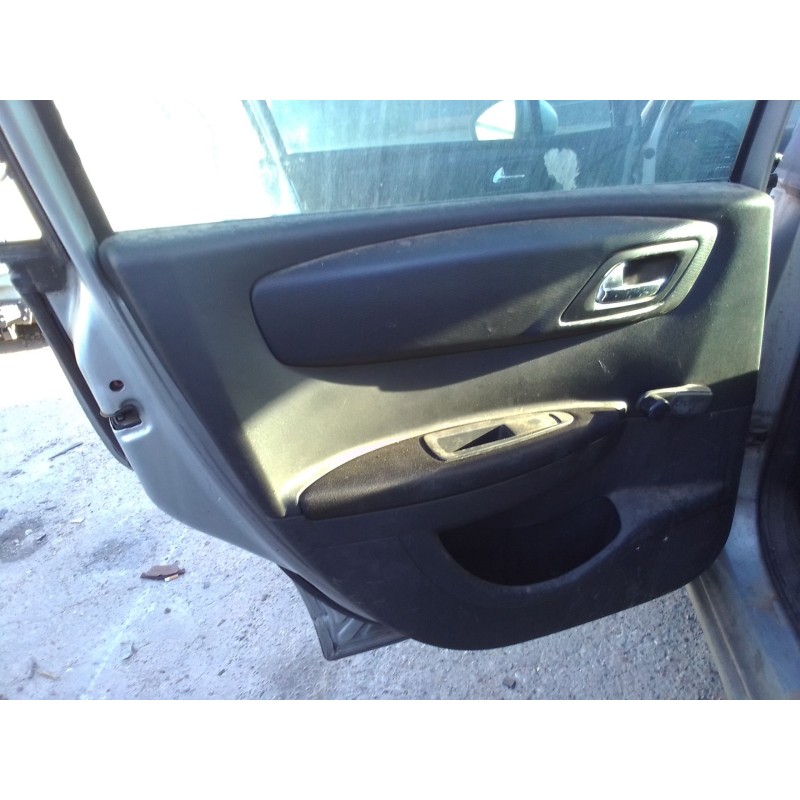 citroen c4 berlina del año 2004