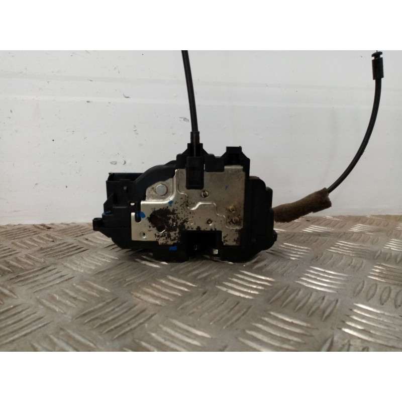 Recambio de cerradura puerta trasera derecha para renault scenic iii referencia OEM IAM 825020033RA  