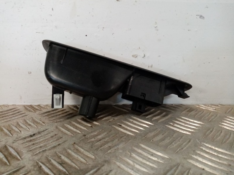 Recambio de mando elevalunas trasero derecho para renault scenic iii referencia OEM IAM 829500004R  