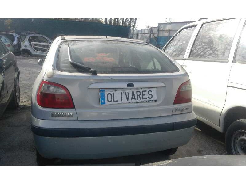 renault megane i fase 2 berlina (ba0) 1.9 dti century   |   10.00 - 12.02 | 2000 - 2002 | 80 cv / 59 kw del año 2000