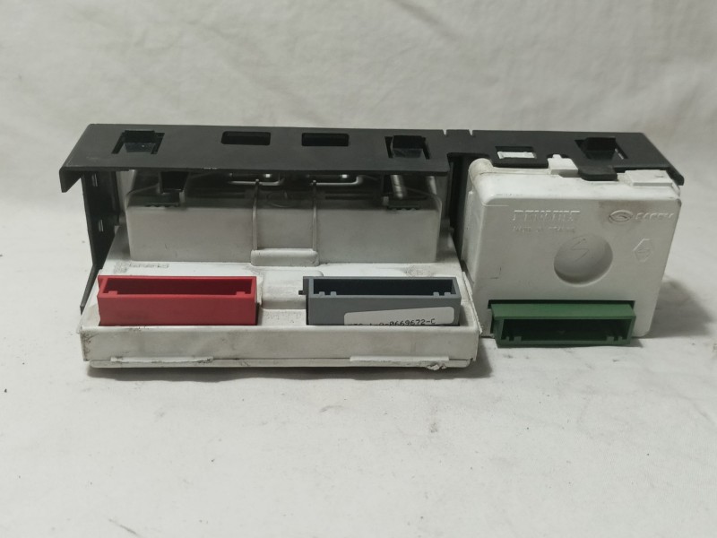 Recambio de pantalla multifuncion para renault laguna ii (bg0) privilege referencia OEM IAM 8200002604A  