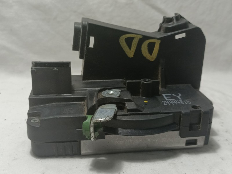 Recambio de cerradura puerta delantera derecha para opel zafira a elegance referencia OEM IAM 24444016  