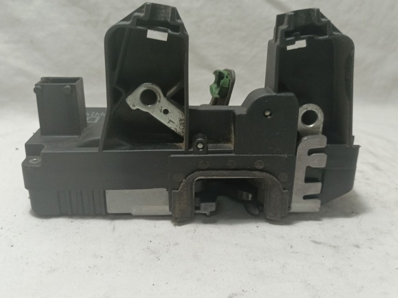 Recambio de cerradura puerta trasera izquierda para opel zafira a elegance referencia OEM IAM 24414134  