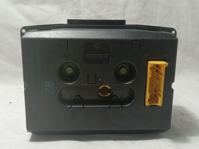 Recambio de pantalla multifuncion para opel zafira a elegance referencia OEM IAM 13106240  