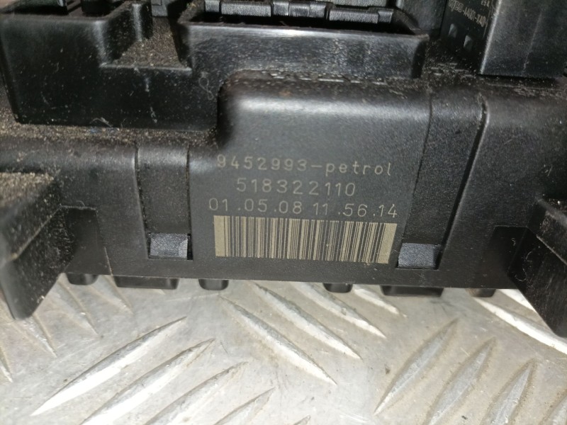 Recambio de caja reles / fusibles para volvo v70 familiar referencia OEM IAM 518322110 9452993 