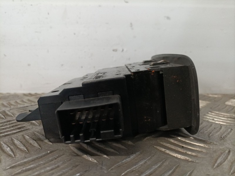 Recambio de mando elevalunas delantero izquierdo para volvo v70 familiar referencia OEM IAM 8673185  