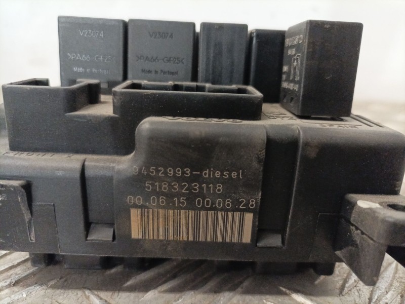 Recambio de caja reles / fusibles para volvo s80 berlina 2.5 d referencia OEM IAM 518323118 9452993 
