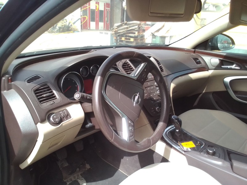 opel insignia berlina del año 2008