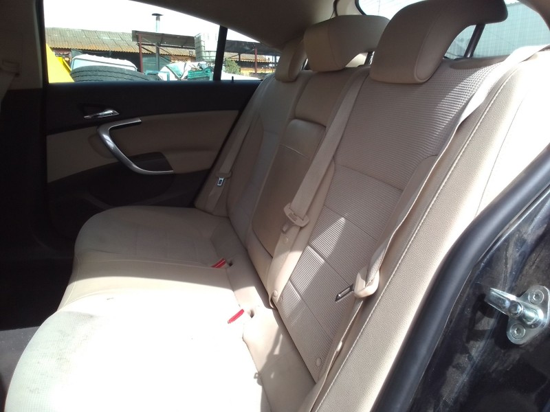 opel insignia berlina del año 2008