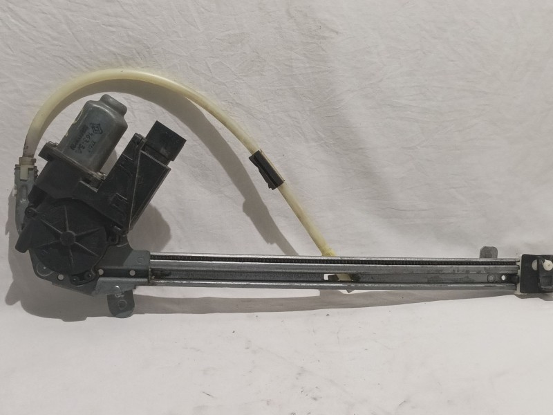 Recambio de elevalunas trasero derecho para renault laguna ii (bg0) privilege referencia OEM IAM 8200485202  