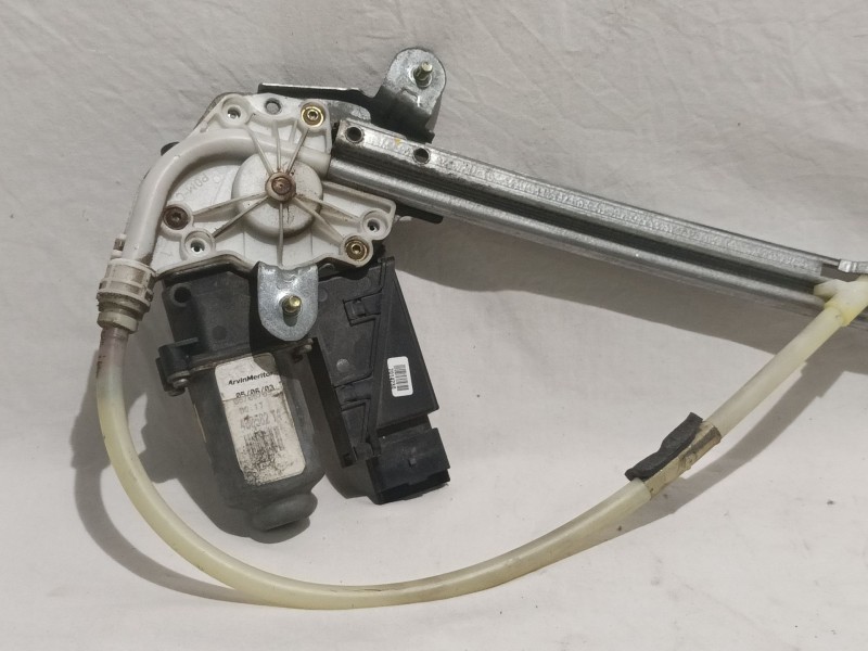 Recambio de elevalunas trasero derecho para renault laguna ii (bg0) privilege referencia OEM IAM 8200485202  