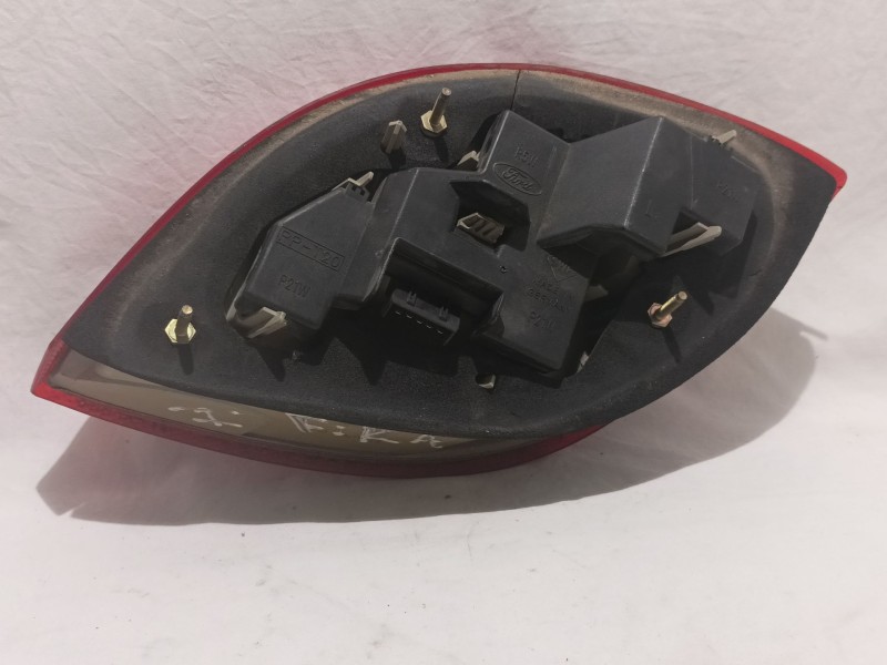 Recambio de piloto trasero izquierdo para ford ka (ccq) referencia OEM IAM 97KG13N004BA  