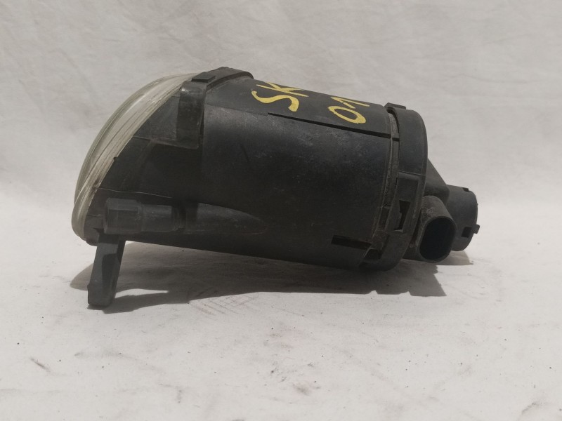 Recambio de faro antiniebla izquierdo para skoda octavia berlina (1z3) referencia OEM IAM 3B7941699A  
