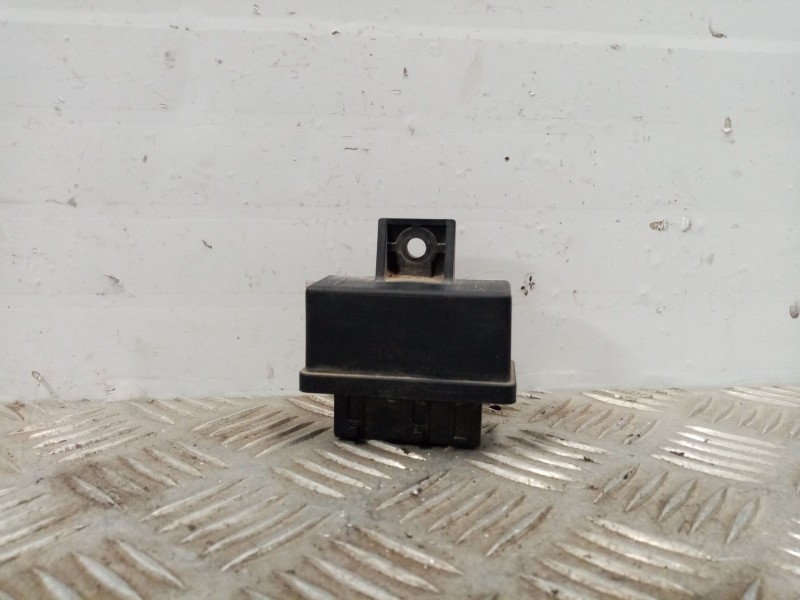 Recambio de rele para citroen c4 berlina referencia OEM IAM 240107  