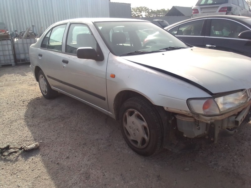 nissan almera (n15) del año 1995