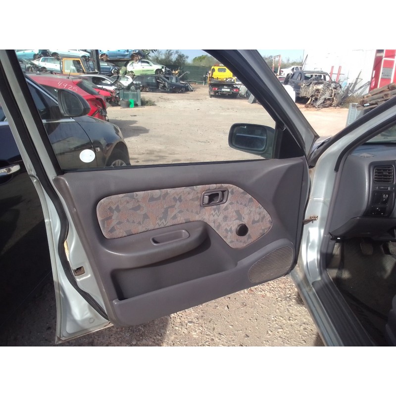 nissan almera (n15) del año 1995