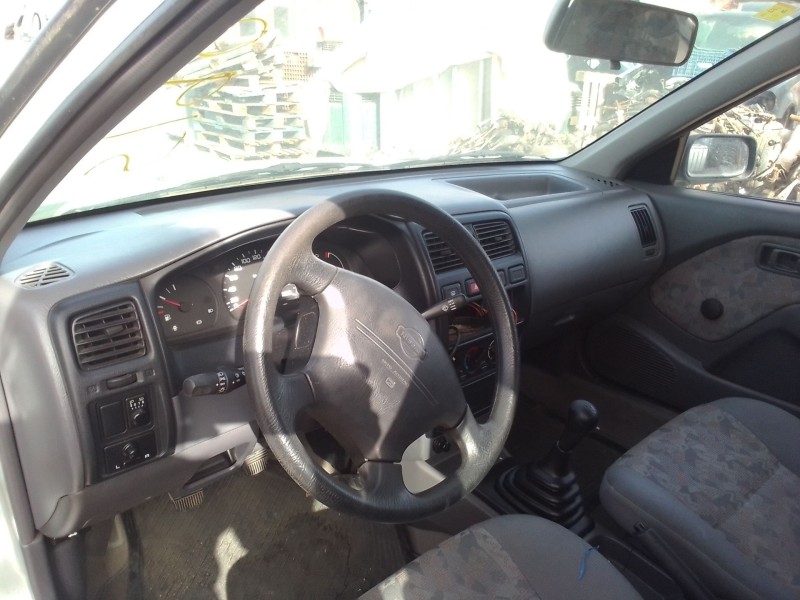 nissan almera (n15) del año 1995