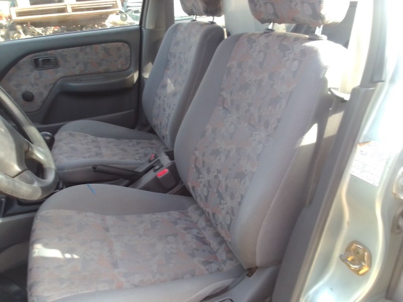 nissan almera (n15) del año 1995