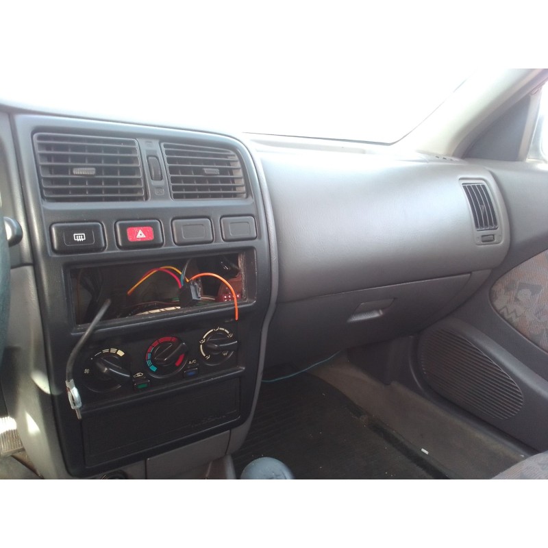 nissan almera (n15) del año 1995