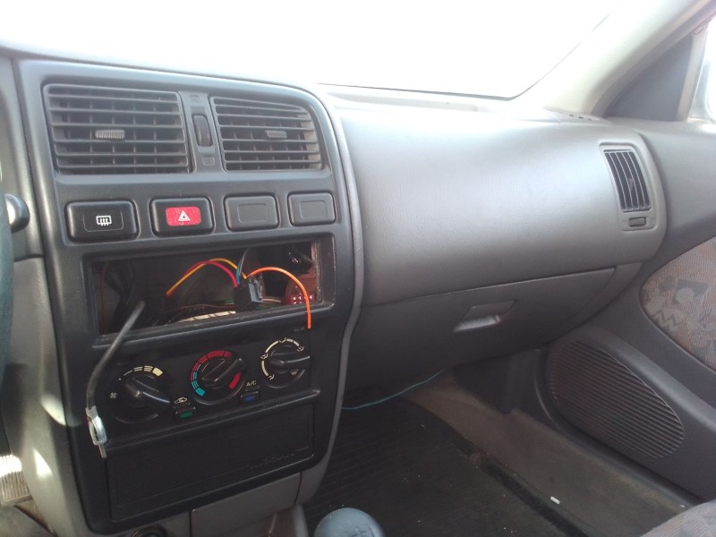 nissan almera (n15) del año 1995