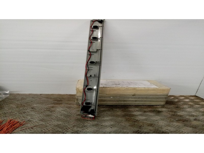 Recambio de moldura pilar delantero derecho para  referencia OEM IAM 1608380980 7200B274ZZ  Recambio de moldura pilar delantero derecho para  referencia OEM IAM 1608380980 7200B274ZZ